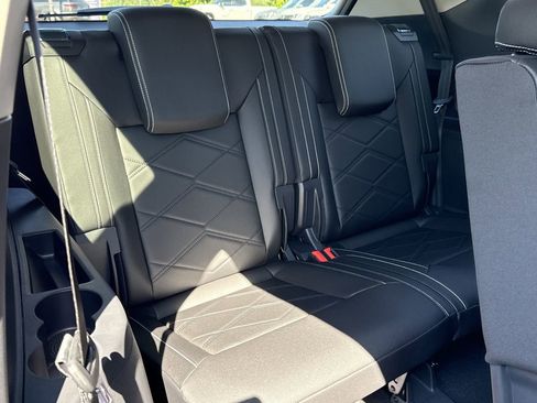 New 2026 Volkswagen Atlas SE image 18