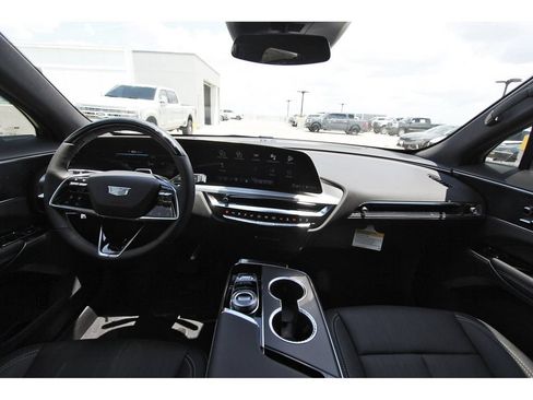 New 2026 Cadillac Lyriq Sport AWD/4WD image 9