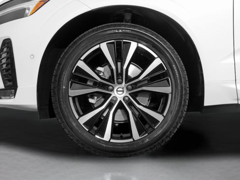 Used 2023 Volvo XC60 B5 Ultimate w/ Climate Package FWD image 47