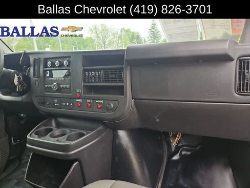 Used 2014 Chevrolet Express 2500 RWD image 29