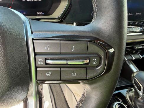 Used 2024 Chevrolet Colorado ZR2 w/ ZR2 Convenience Package III AWD/4WD image 9