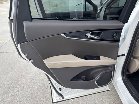 Used 2022 Lincoln Nautilus Reserve w/ Equipment Group 201A image 27