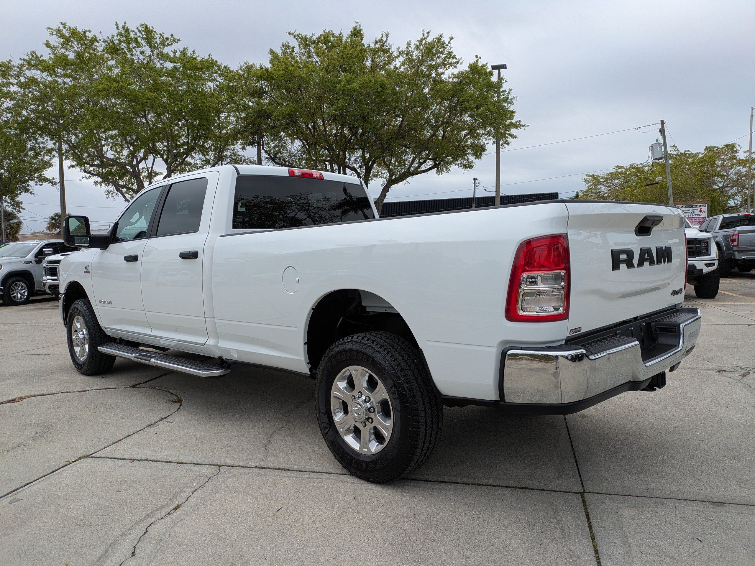 Used 2024 RAM 3500 Big Horn AWD/4WD image 6