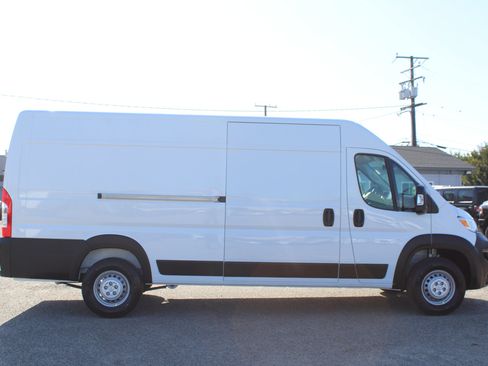 New 2026 RAM ProMaster 3500 w/ Convenience Group FWD image 3
