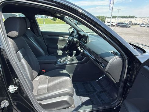 Used 2025 Honda Civic Sport image 17