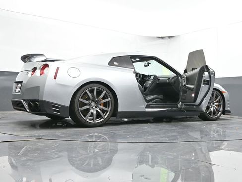 Used 2012 Nissan GT-R Premium AWD/4WD image 74