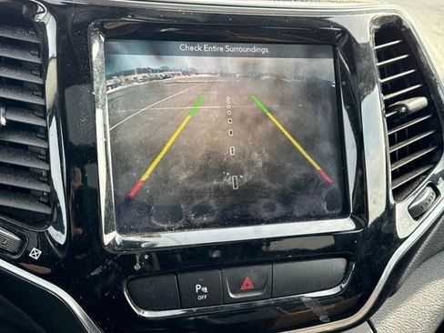 Used 2019 Jeep Cherokee Limited image 26