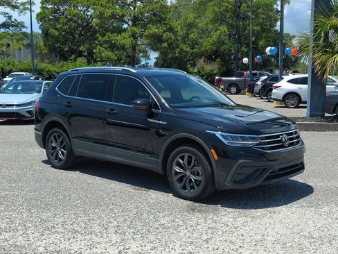 Used 2023 Volkswagen Tiguan SE FWD image 9
