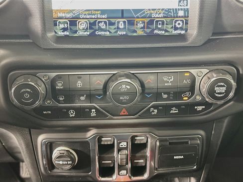 Used 2021 Jeep Gladiator Overland w/ Popular Equipment Package AWD/4WD image 23