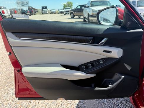 Used 2021 Honda Accord Touring image 29