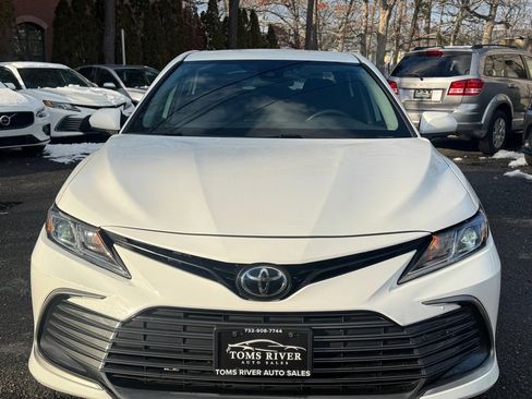 Used 2023 Toyota Camry LE image 8
