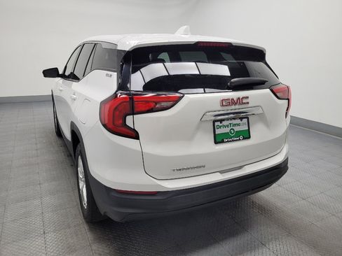 Used 2020 GMC Terrain SLE w/ LPO, Floor Liner Package FWD image 6