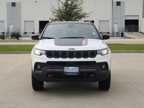 Used 2026 Jeep Compass Trailhawk AWD/4WD image 2