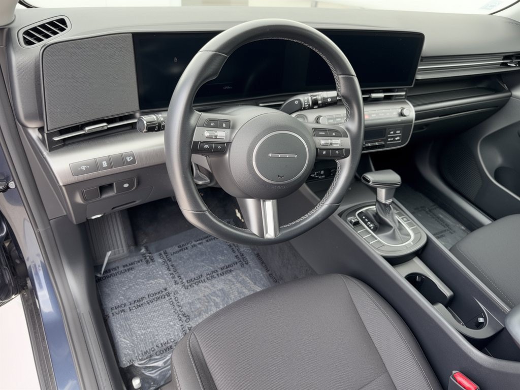 Used 2025 Hyundai Kona SEL FWD image 4
