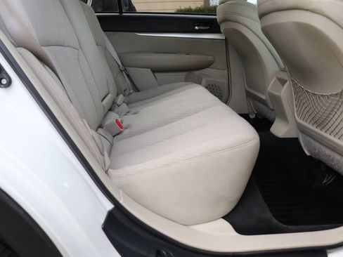 Used 2011 Subaru Outback 2.5i Premium AWD/4WD image 27