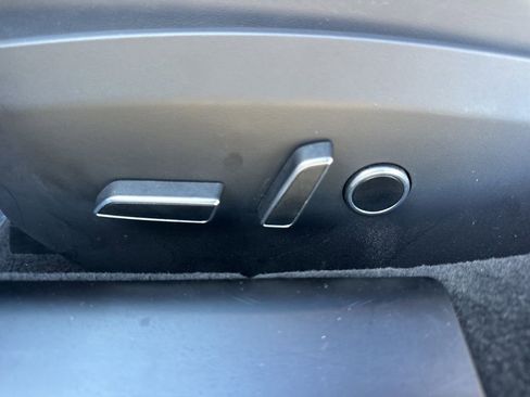 Used 2021 Tesla Model S Plaid image 10