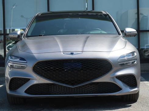 Used 2022 Genesis G70 3.3T RWD image 2