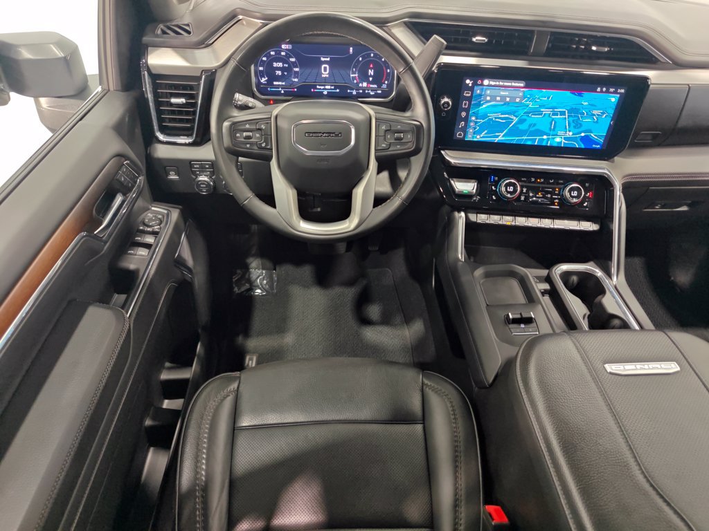 Used 2024 GMC Sierra 2500 Denali w/ Denali Reserve Package AWD/4WD image 4