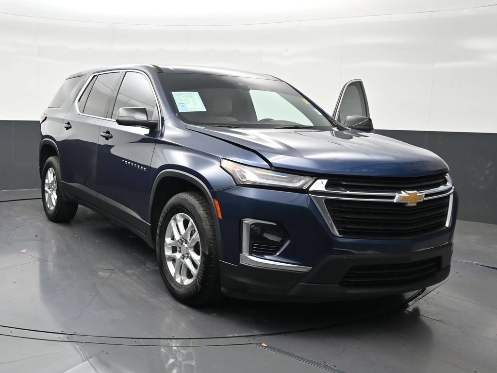 Used 2023 Chevrolet Traverse LS FWD image 8