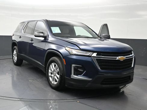 Used 2023 Chevrolet Traverse LS FWD image 8