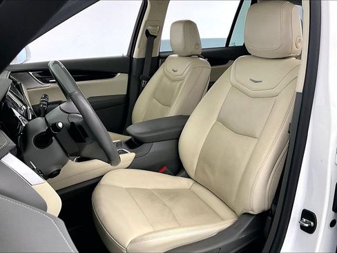 Used 2020 Cadillac XT6 Premium Luxury FWD image 32