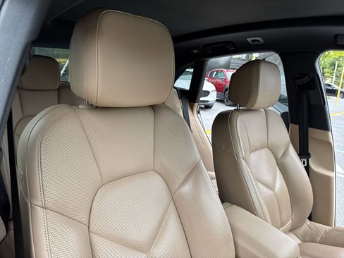 Used 2021 Porsche Macan image 47