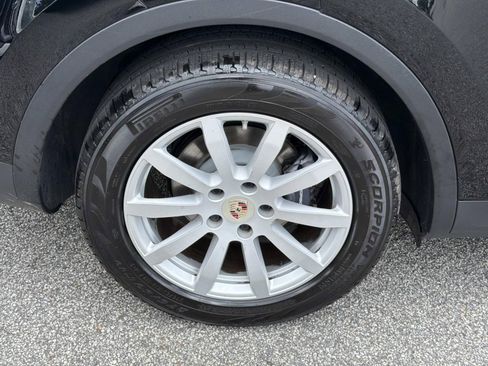 Used 2019 Porsche Cayenne AWD/4WD image 17