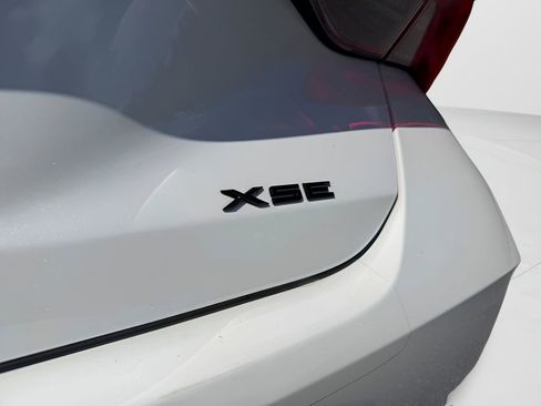 Used 2019 Toyota Avalon XSE FWD image 28