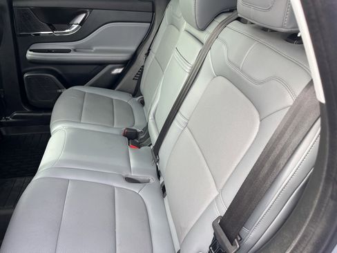 Used 2022 Lincoln Corsair FWD w/ Premium Package image 11