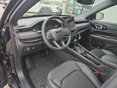 New 2026 Jeep Compass Latitude AWD/4WD image 33