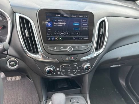 Used 2022 Chevrolet Equinox LT FWD image 19
