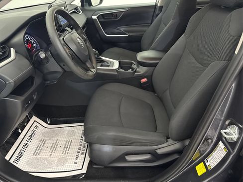 Used 2019 Toyota RAV4 LE FWD image 29
