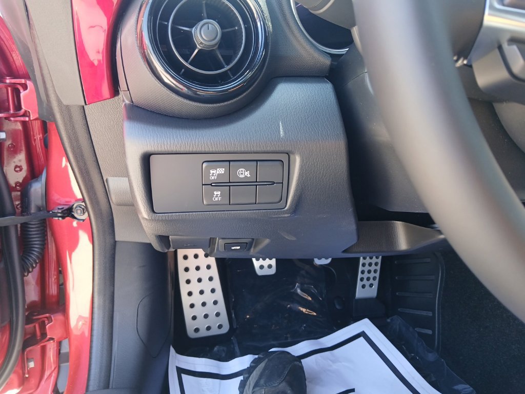 New 2026 MAZDA MX-5 Miata Club w/ Interior Package RWD image 16
