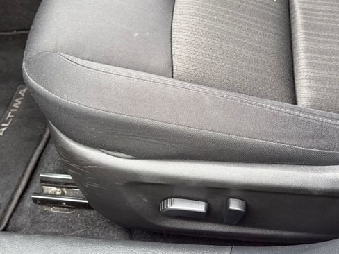 Used 2025 Nissan Altima 2.5 SV FWD image 5