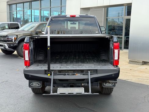 Used 2022 Ford F350 Platinum image 40