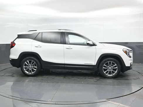 Used 2024 GMC Terrain SLT AWD/4WD image 5