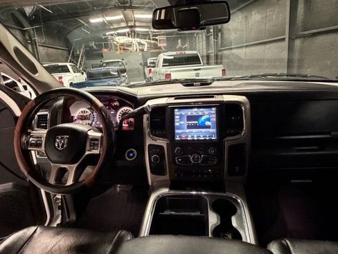 Used 2018 RAM 3500 Laramie AWD/4WD image 10