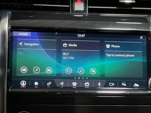 Used 2020 Land Rover Discovery Sport SE image 29