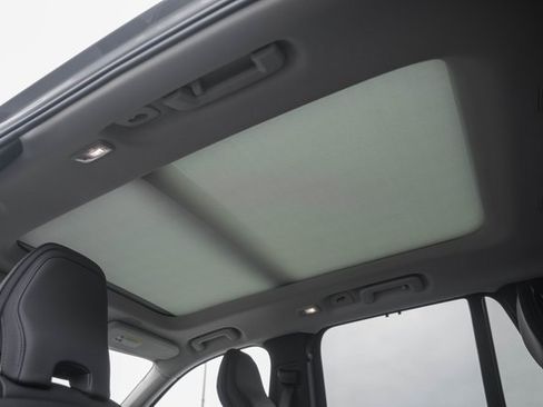 New 2026 Volvo XC90 B6 Ultra image 32