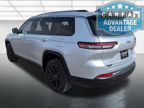 Used 2023 Jeep Grand Cherokee L Limited image 2