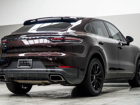 Used 2023 Porsche Cayenne Coupe AWD/4WD image 14