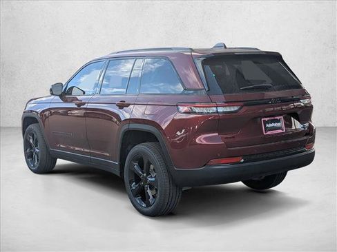 New 2025 Jeep Grand Cherokee Limited w/ Black Appearance Package image 8