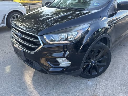 Used 2019 Ford Escape SE AWD/4WD image 2