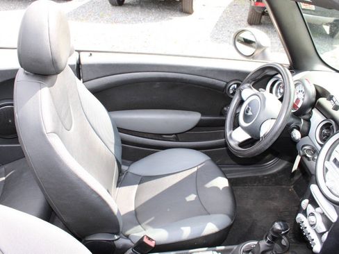 Used 2009 MINI Cooper Convertible FWD image 19