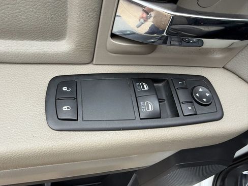 Used 2012 RAM 1500 Classic SLT image 10