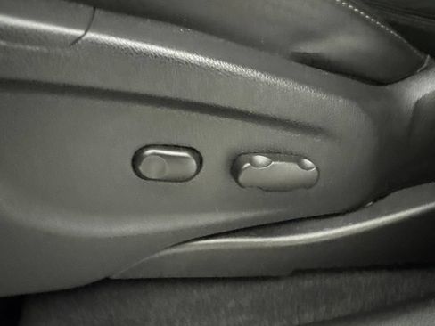 Used 2016 Buick Encore Convenience FWD image 19