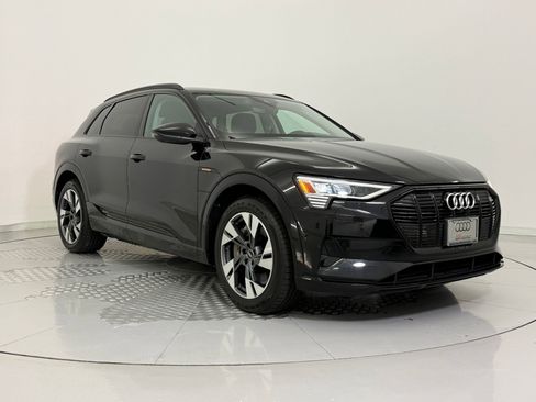 Certified 2022 Audi e-tron Premium w/ Convenience Plus Package image 7