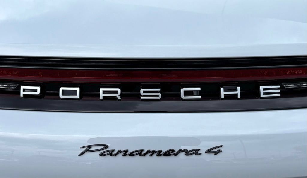Certified 2025 Porsche Panamera 4 AWD/4WD image 12