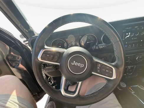 Used 2021 Jeep Wrangler Unlimited Sahara w/ Cold Weather Group AWD/4WD image 11