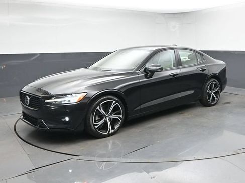 Used 2023 Volvo S60 B5 Ultimate w/ Protection Package Premier FWD image 4